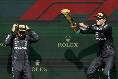 Dalla gioia alla disperazione, la squalifica cancella il trionfo di Russell. Hamilton vince a Spa