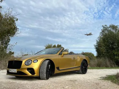Bentley e Rolls Royce, diamanti della Corona: ingegneria raffinata, lusso e alte prestazioni