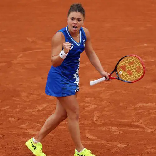 Olimpiadi, Jasmine Paolini vola agli ottavi: sconfitta in due set la polacca Linette