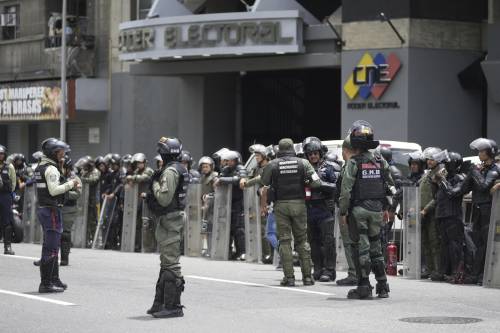 Caracas, sangue e rabbia. Maduro spegne la rivolta. Unidici morti e 700 arresti