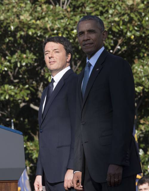 La vendetta di Renzi su Obama e la fumata sul balcone del G7. "Non so se era una sigaretta..."