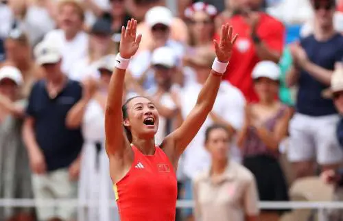 Zheng batte Donna Vekic in finale e conquista un oro storico per la Cina nel tennis