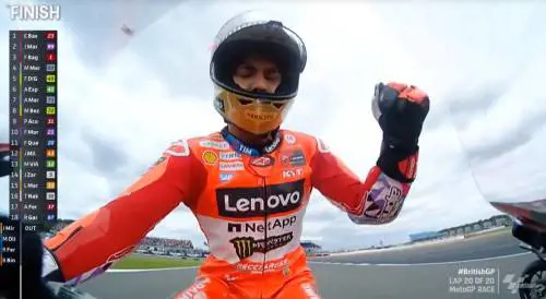 Motogp, Bastianini vince a Silverstone davanti a Martin e Bagnaia