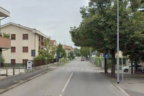 Accoltellata mentre ha in braccio il figlio di 8 mesi. Fermato uno straniero a Verona