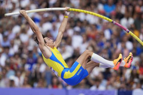 Duplantis riscrive la storia: vola a 6.26, nuovo record nel salto con l'asta