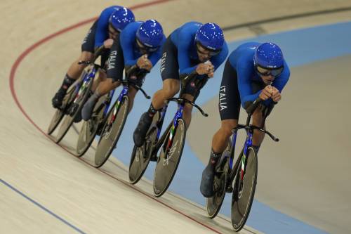 Delusione nell’inseguimento: Australia record del mondo, l’Italia punta al bronzo