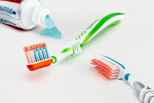 Fate questa cosa quando vi lavate i denti? Sbagliate. Ecco il modo corretto 
