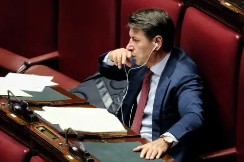 Conte il trasformista ora sogna di fare il Mélenchon italiano