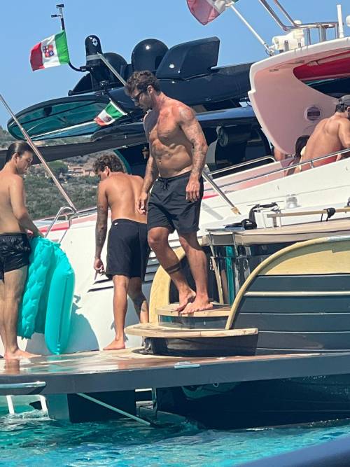 Stefano De Martino, vacanze in Corsica