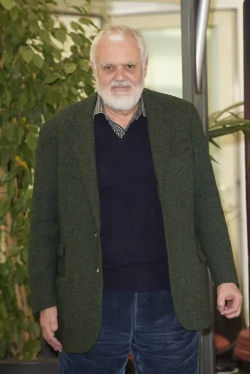 La pianista isolata da tutti. Giordana indaga la diversità