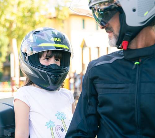 Passione in sicurezza: il casco da moto per bambini