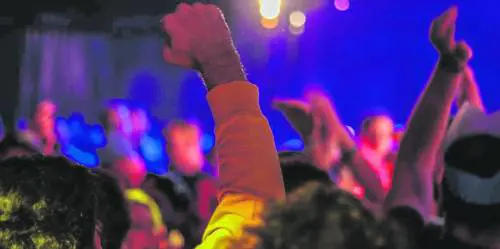 Bolzano, droga e violenta 16enne tenendola sequestrata ore: arrestato un 37enne