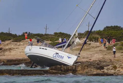Baleari devastate dal maltempo. A Formentera barche e yacht distrutti. Nove italiani feriti