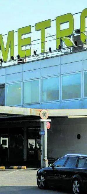 Il parroco e la sindacalista