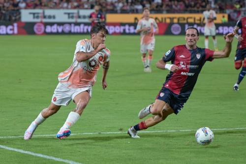 La Lazio trema poi cala il tris. Roma, 0 gol a Cagliari