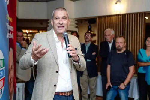 "Schede già votate, fantasmi, brogli. Il voto all'estero ora deve cambiare"