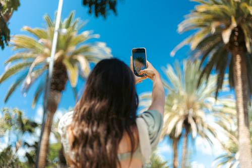 Addio ossessione da selfie. La rivoluzione social dei giovanissimi