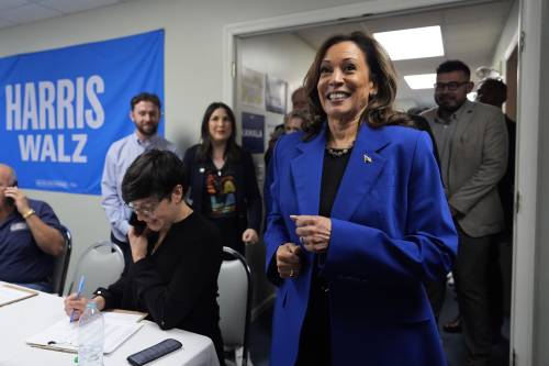 Kamala Harris: meno viaggi, più studio. "In tv non può sbagliare"