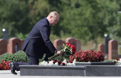 Putin: "Kursk libero entro ottobre". E Kiev bandisce la chiesa ortodossa