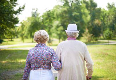 L'eterno dilemma: una relazione solida o tante brevi?