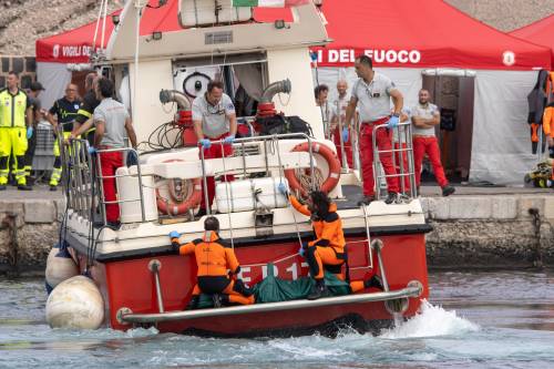 I naufraghi trascinati a fondo. "Cercata aria fino all'ultimo"