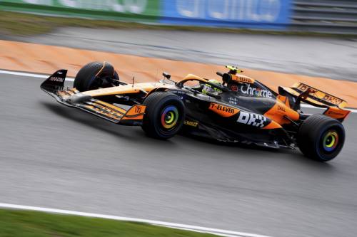 Troppa McLaren per Verstappen, Norris firma la pole position del GP d'Olanda