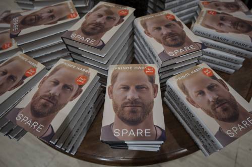 Harry pensa a un secondo libro e intanto pubblica la nuova edizione di “Spare”