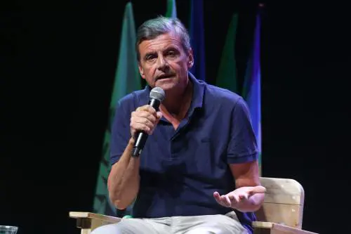 L'allarme sull'affluenza. La proposta di Calenda: "Election day annuale"