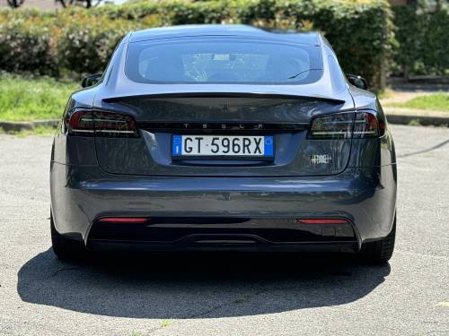 Tesla Model S Plaid: guarda il video in pillole della berlina elettrica da 1.000 CV