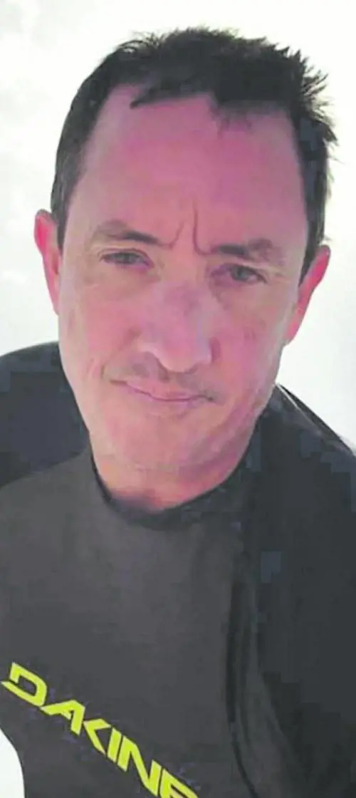 "Yacht piegato, tutti sbalzati in mare"