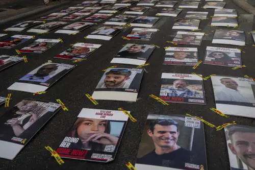 Cade un altro muro dopo Hezbollah e la Siria. Gli ostaggi a casa: una vittoria per Netanyahu