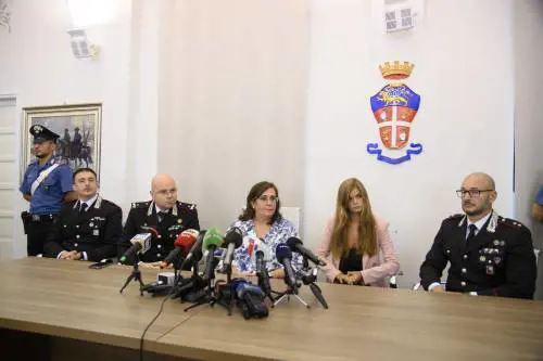 Paderno Dugnano, la sequenza della strage. "Non c'è alcun movente"
