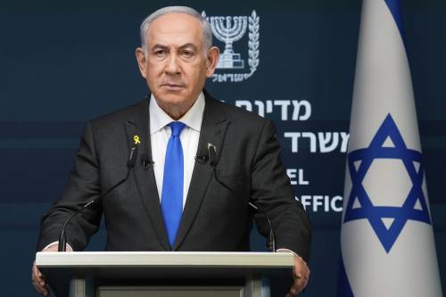 Bibi: "Unifil via dal Libano". Altro blitz, feriti 15 caschi blu