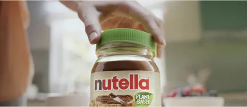 Via il latte: ecco come cambia la ricetta della Nutella (vegana)