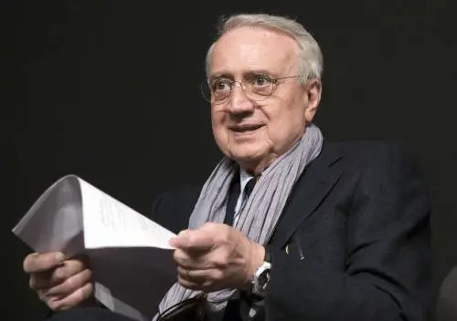 Flores d'Arcais, cattivo maestro di un esercito di forcaioli