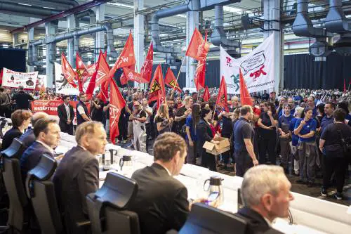 Volkswagen, l'auto "pulita" costa 15mila posti