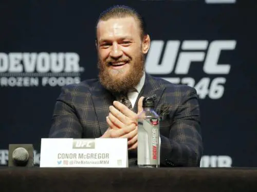 "Io sono l'unica scelta logica". Conor McGregor si candida a presidente dell'Irlanda
