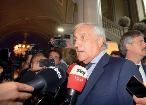 Fi si smarca, Tajani vede Letta e Confalonieri