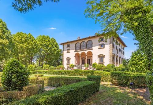 In vendita la villa degli Agnelli tra Firenze e Pisa