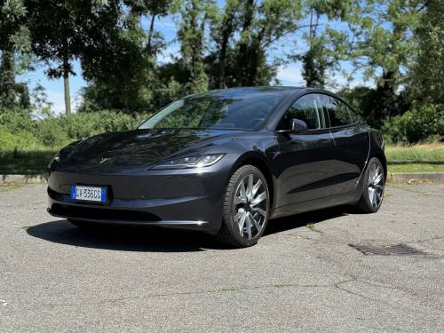 Tesla Model 3 Long Range 2024: 629 km di autonomia e 498 CV servono davvero?