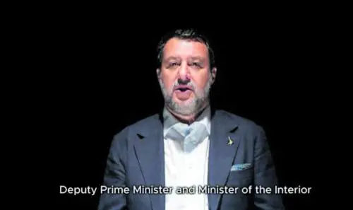 Creativi e staff dietro i toni solenni: il video di Matteo che spiazza i social