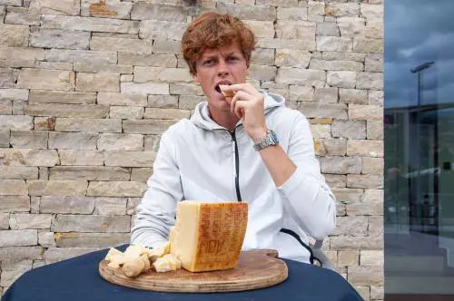 E Jannik confessò: "Mangio gratis"