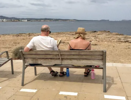 Boom di pensionati italiani all’estero: dove si trasferiscono a godersi l'assegno