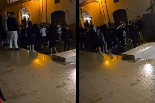 Nudo in strada per l'addio al celibato: sposo australiano linciato dalla folla a Nardò