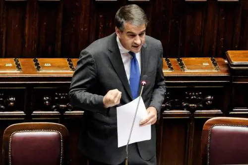 Quelle lettere della sinistra. Fallito l'ultimo blitz su Fitto