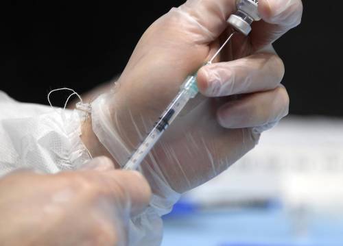 Influenza stagionale, autorizzati otto vaccini: ecco quali e a chi sono consigliati