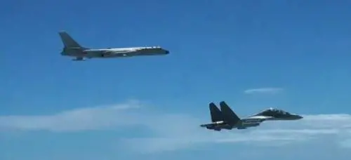 Bombardieri H-6 e droni WZ-7: la Cina prepara il "cocktail letale"