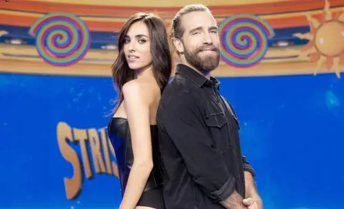 Arriva il "velino". Gianluca Briganti e Beatrice Coari sulla scrivania di Striscia la notizia
