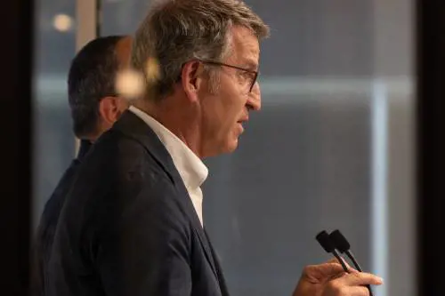 "Modello Italia efficace". Dopo Starmer anche la Spagna promuove la Meloni sui migranti