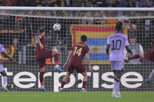 Roma beffata nel finale: in gol il Paredes degli spagnoli